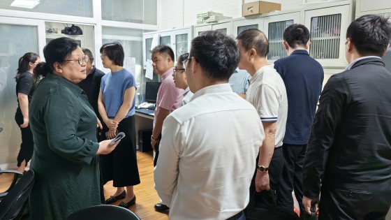实验中心参观_副本.jpg